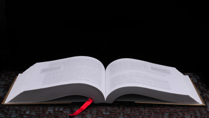 乒乓球正手平击发球的要点是什么？