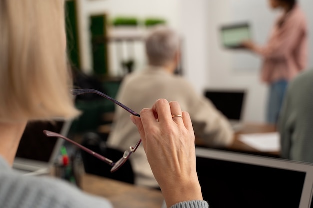 张怡宁和邓亚萍谁更厉害？